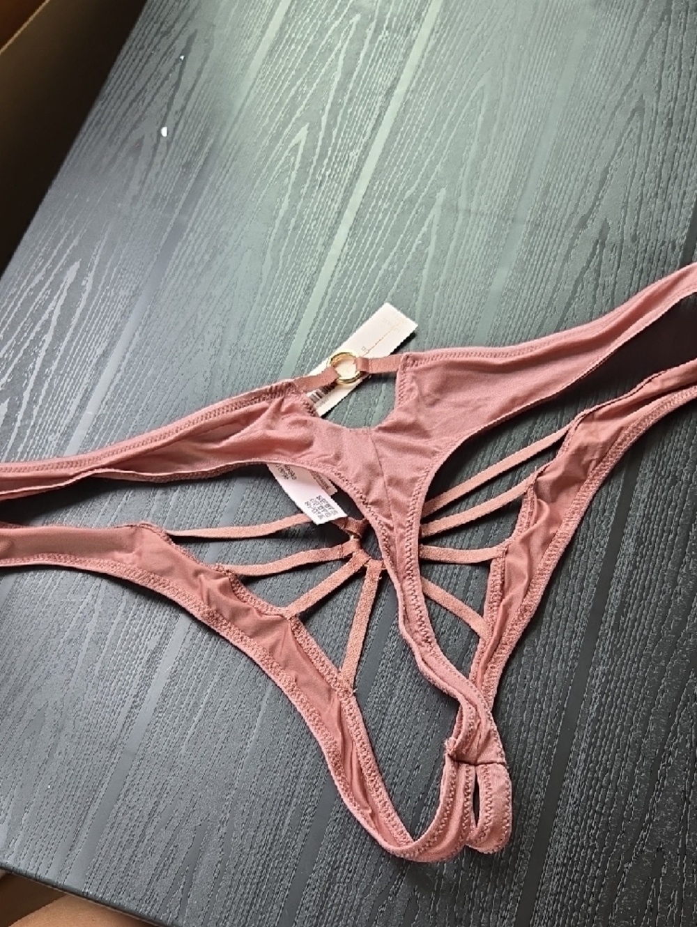 Victoria's Secret Mauve Strappy Thong with Gold Rings - Picture 5 of 5